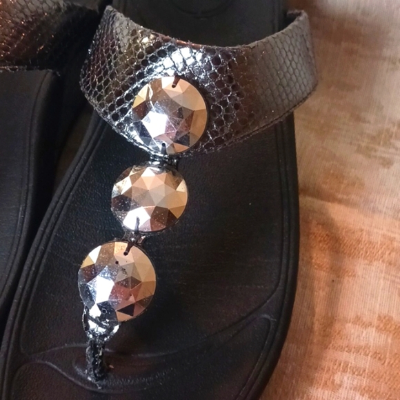 FITFLOPFitFlop Petra™ Toe-Thong Jewelled Sandals In Pewter Size 6 - Picture 6 of 12